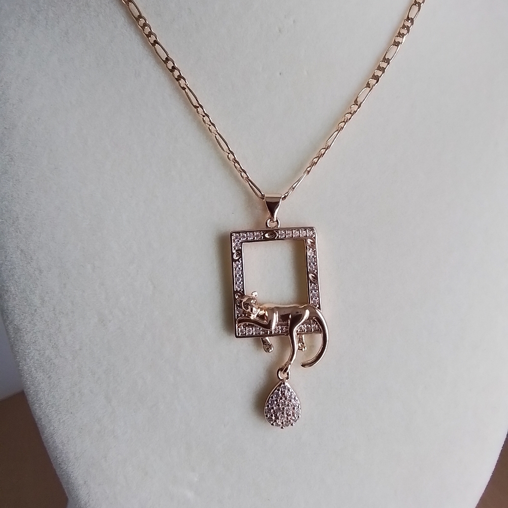 Elegant Rose Gold Plated Cat Pendant Necklace